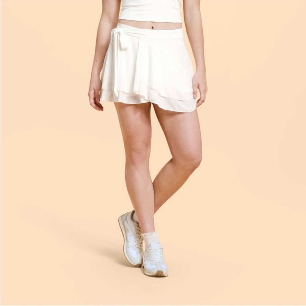 Blogilates Women's Dance Studio Wrap Skort 3.25" Cream L